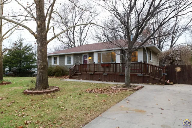$239,500 | 907 Thompson Street, Emporia, KS 66801
