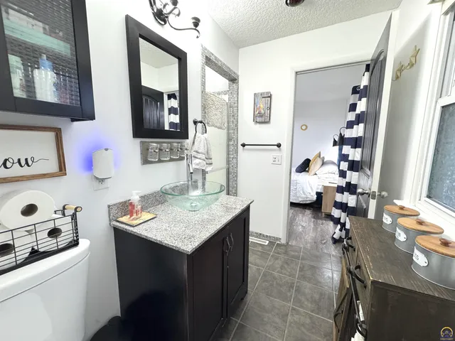 $239,500 | 907 Thompson Street, Emporia, KS 66801