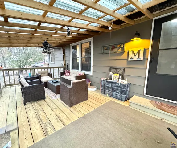 $239,500 | 907 Thompson Street, Emporia, KS 66801