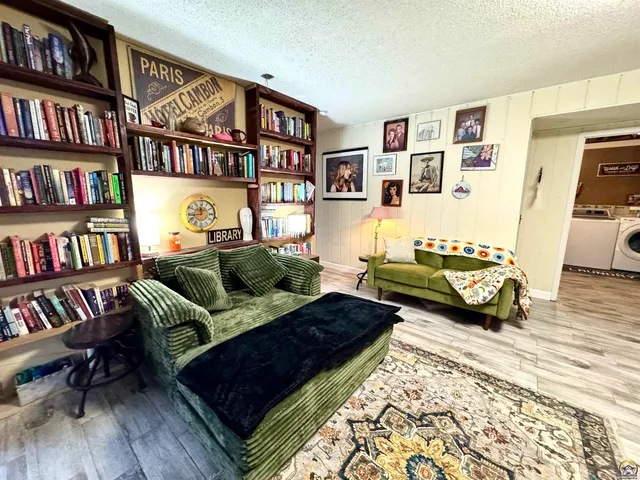 $239,500 | 907 Thompson Street, Emporia, KS 66801