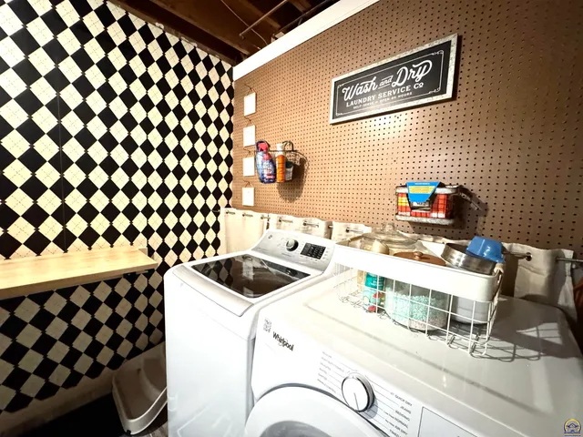 $239,500 | 907 Thompson Street, Emporia, KS 66801