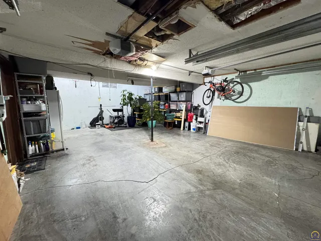 $239,500 | 907 Thompson Street, Emporia, KS 66801