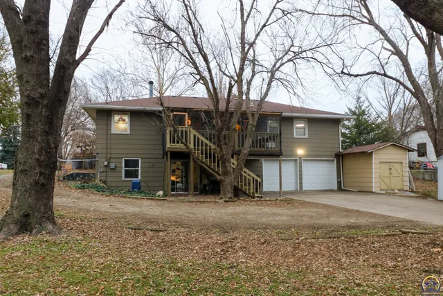 $239,500 | 907 Thompson Street, Emporia, KS 66801