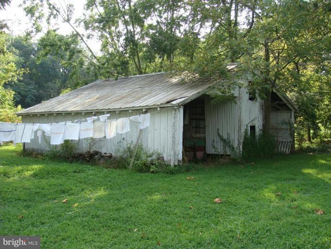 8847 New Bridge Road Denton, MD 21629 - Photo 6 of 10 corn shed