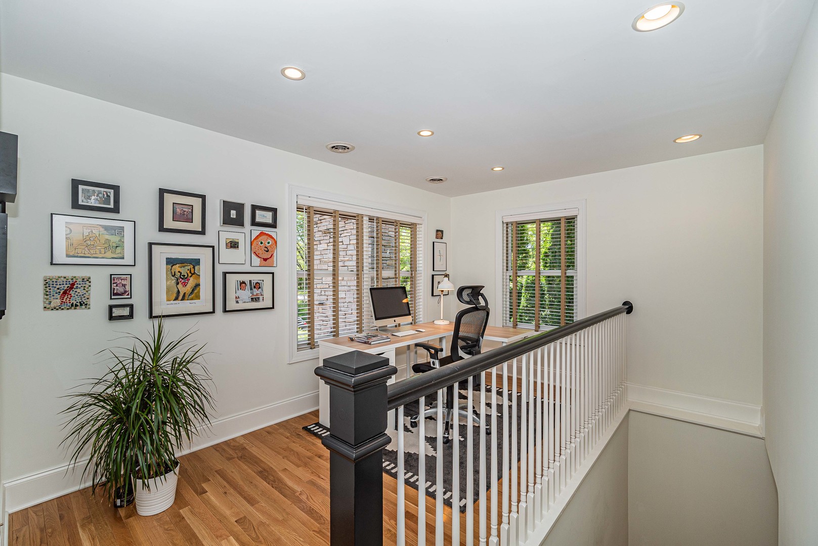 1146 Rago Avenue Deerfield, IL 60015 - Photo 14 of 25 a view of a livingroom with furniture