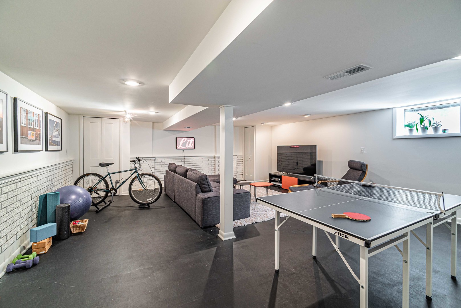 1146 Rago Avenue Deerfield, IL 60015 - Photo 20 of 25 a view of a room with gym equipment