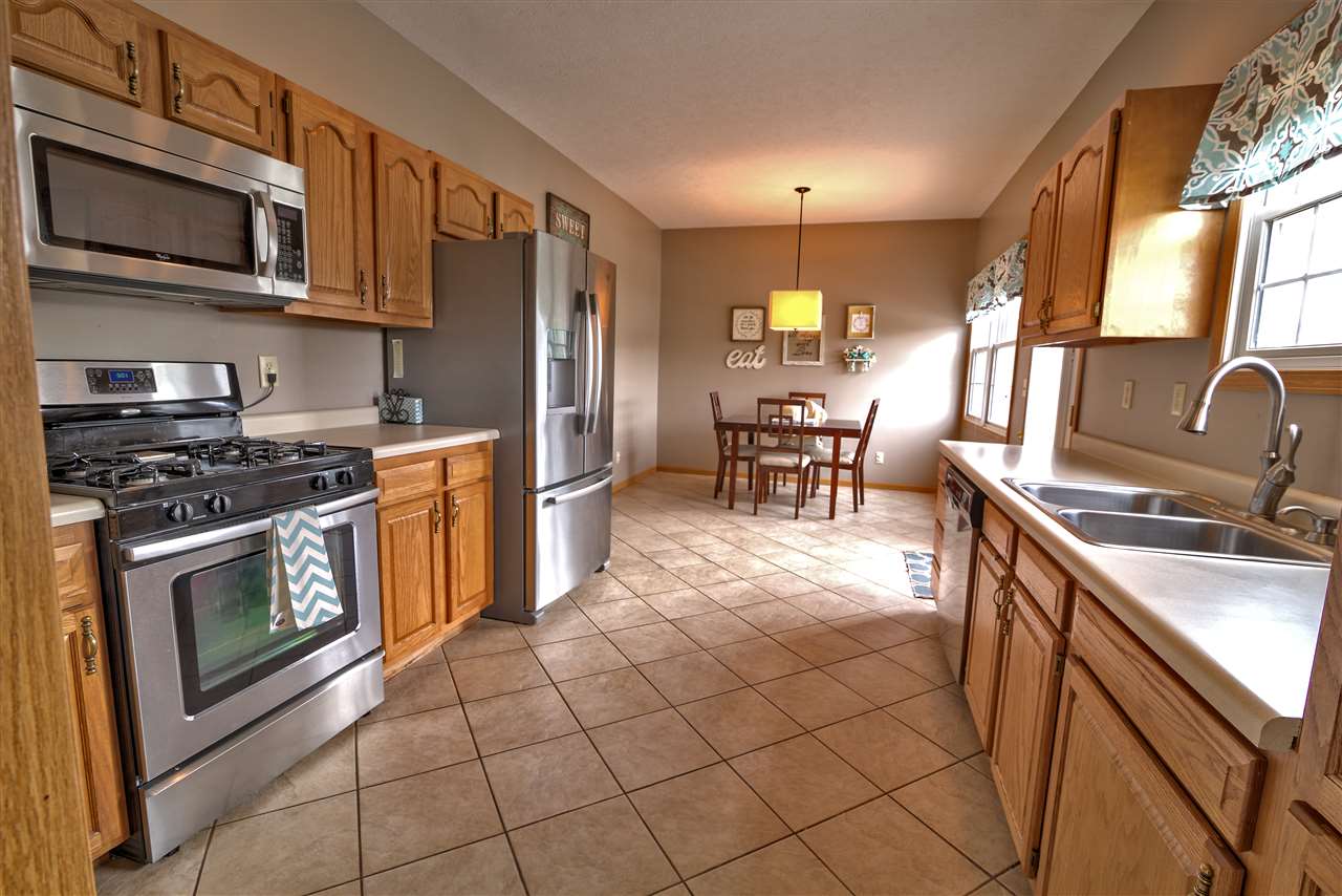 199 South Hunters Ridge Warsaw, IN 46582 - Photo 4 of 24 Gallery Image 4