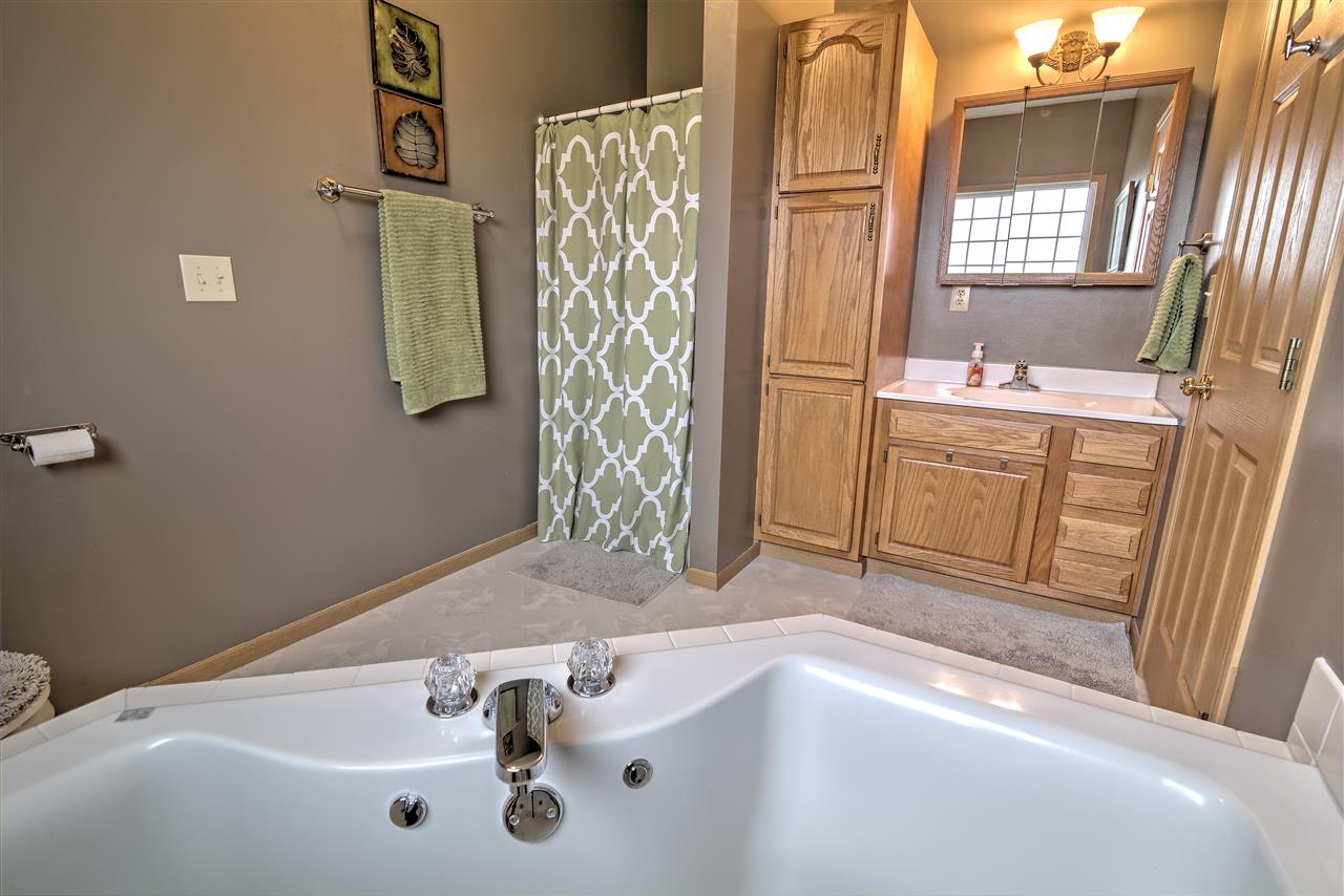 199 South Hunters Ridge Warsaw, IN 46582 - Photo 9 of 24 Gallery Image 9