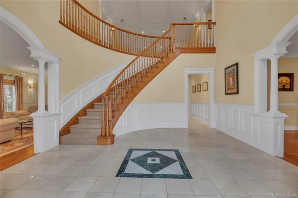 a view of entryway and hall