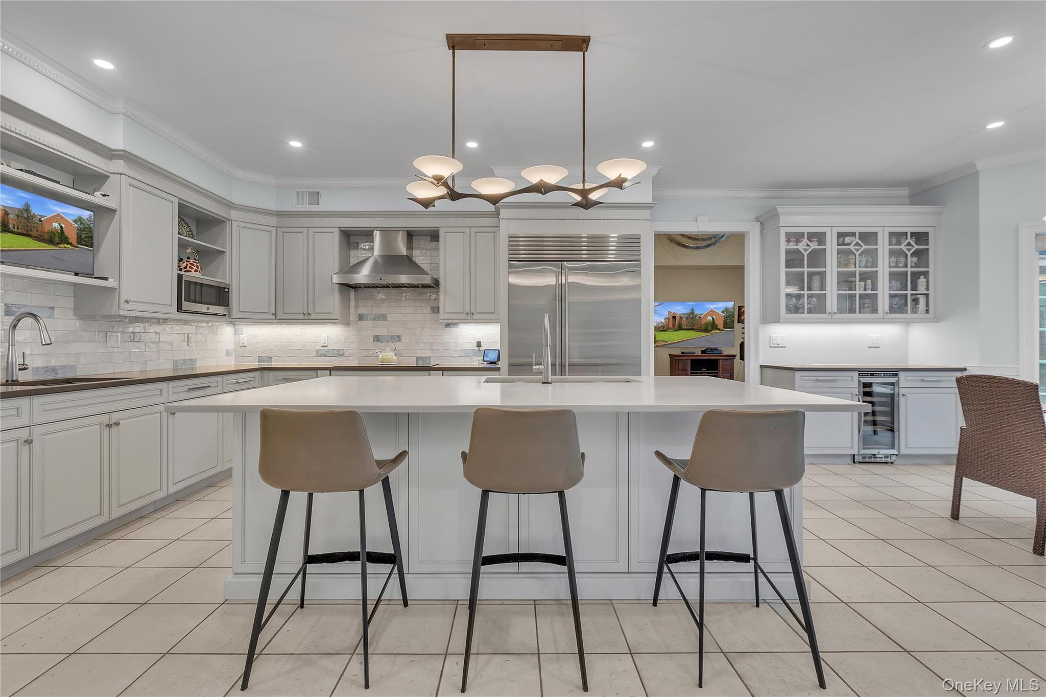199 Hirst Road Briarcliff Manor, NY 10510 - Photo 9 of 50 This stunning chef's EIK has plenty of work/prep space as well as loads of cabinet space, including some glass door cabinetry.