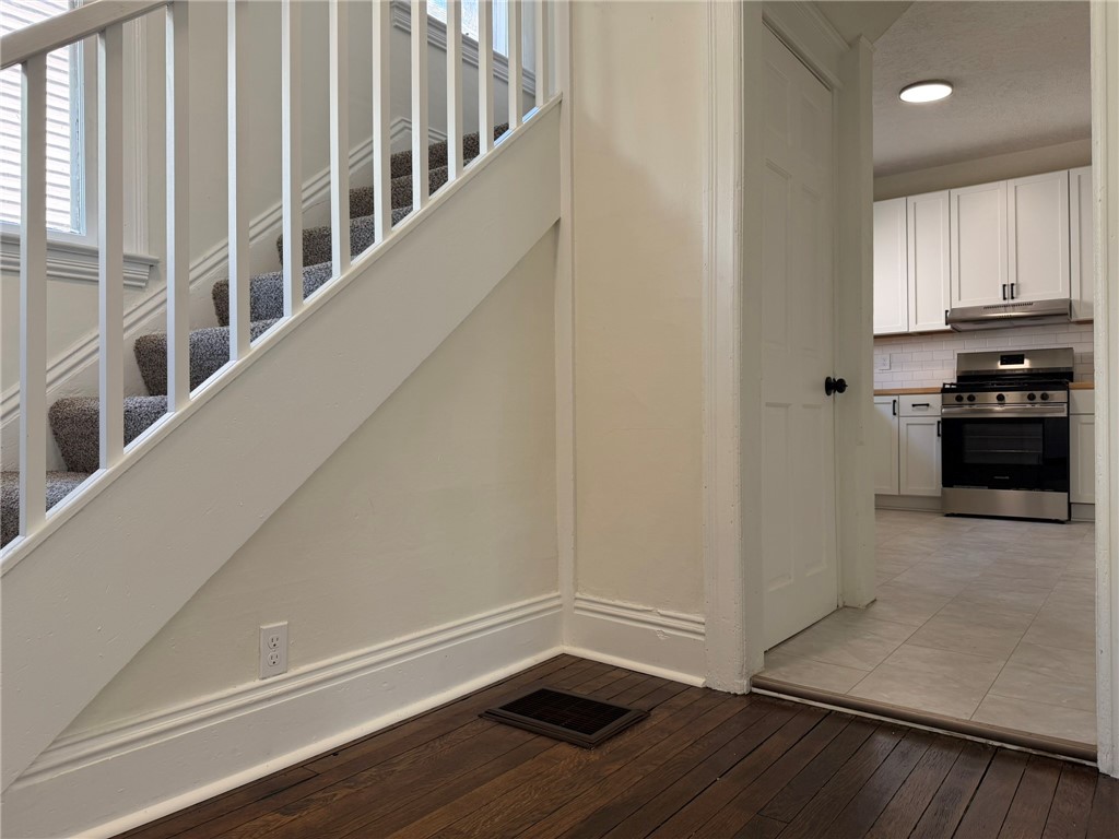 38 Hazelwood Terrace Rochester, NY 14609 - Photo 13 of 26