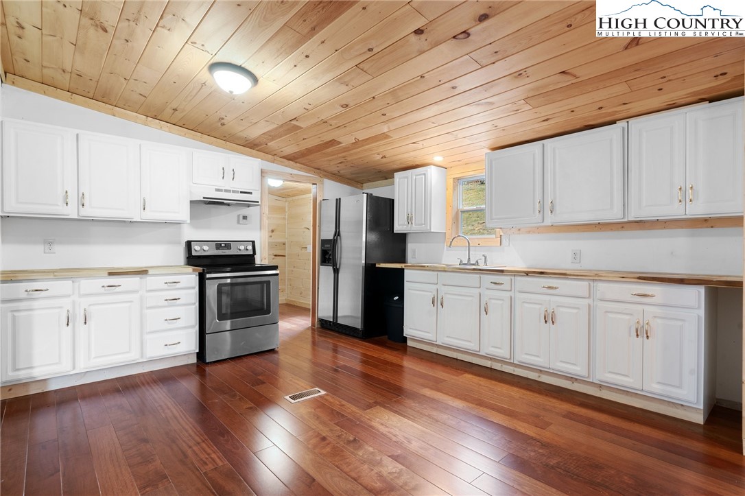 1920 Castle Ford Road Boone, NC 28607 - Photo 9 of 33