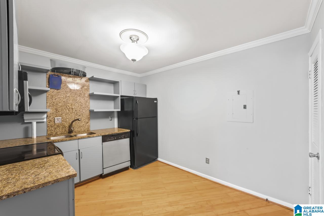 57 Hanover Circle, Unit 323 Birmingham, AL 35205 - Photo 2 of 29