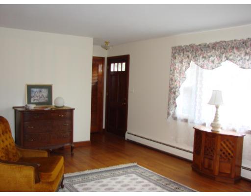 600 Stafford Road Tiverton, RI 02878 - Photo 3 of 8 Gallery Image 3