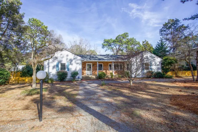 $2,500 | 365 East New Jersey Avenue, Southern Pines, NC 28387