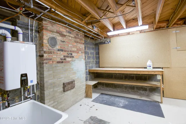 $2,500 | 365 East New Jersey Avenue, Southern Pines, NC 28387