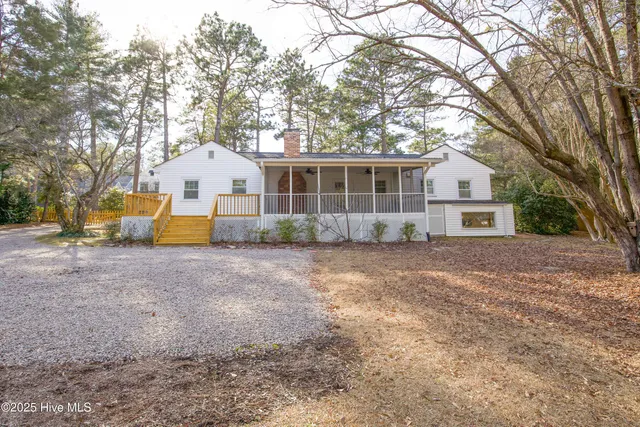 $2,500 | 365 East New Jersey Avenue, Southern Pines, NC 28387
