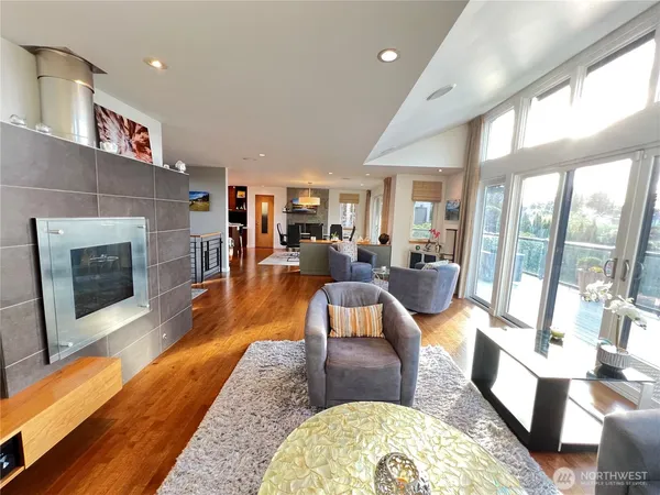 $1,900,000 | 19605 Military Road South, SeaTac, WA 98188
