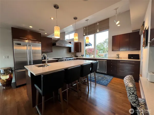 $1,900,000 | 19605 Military Road South, SeaTac, WA 98188