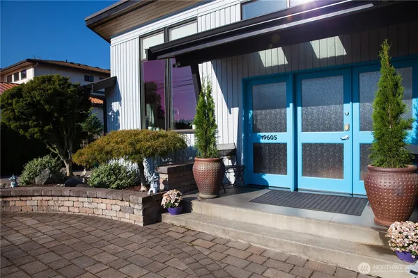 $1,900,000 | 19605 Military Road South, SeaTac, WA 98188