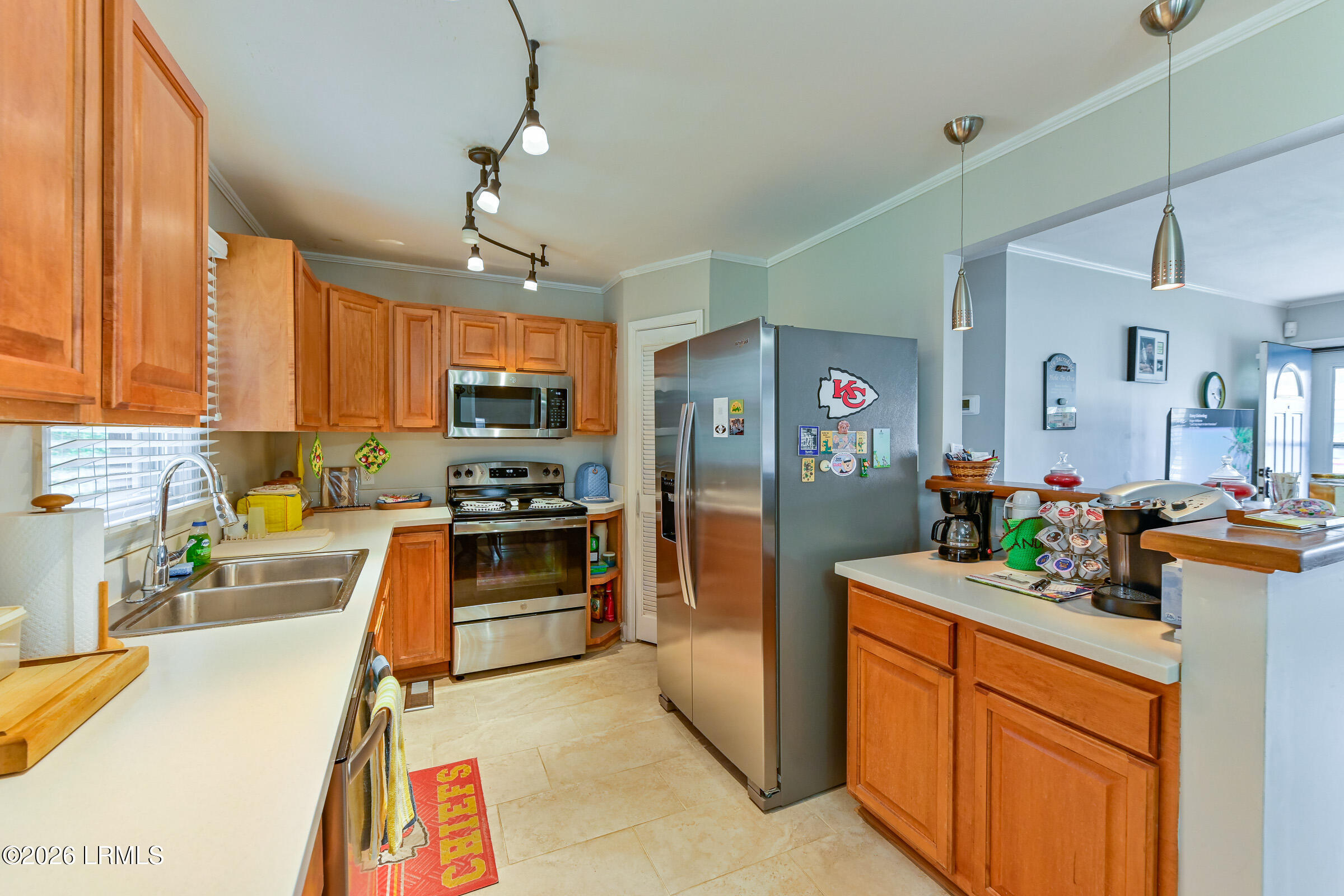 307 Burroughs Avenue Beaufort, SC 29902 - Photo 14 of 32 Kitchen counter