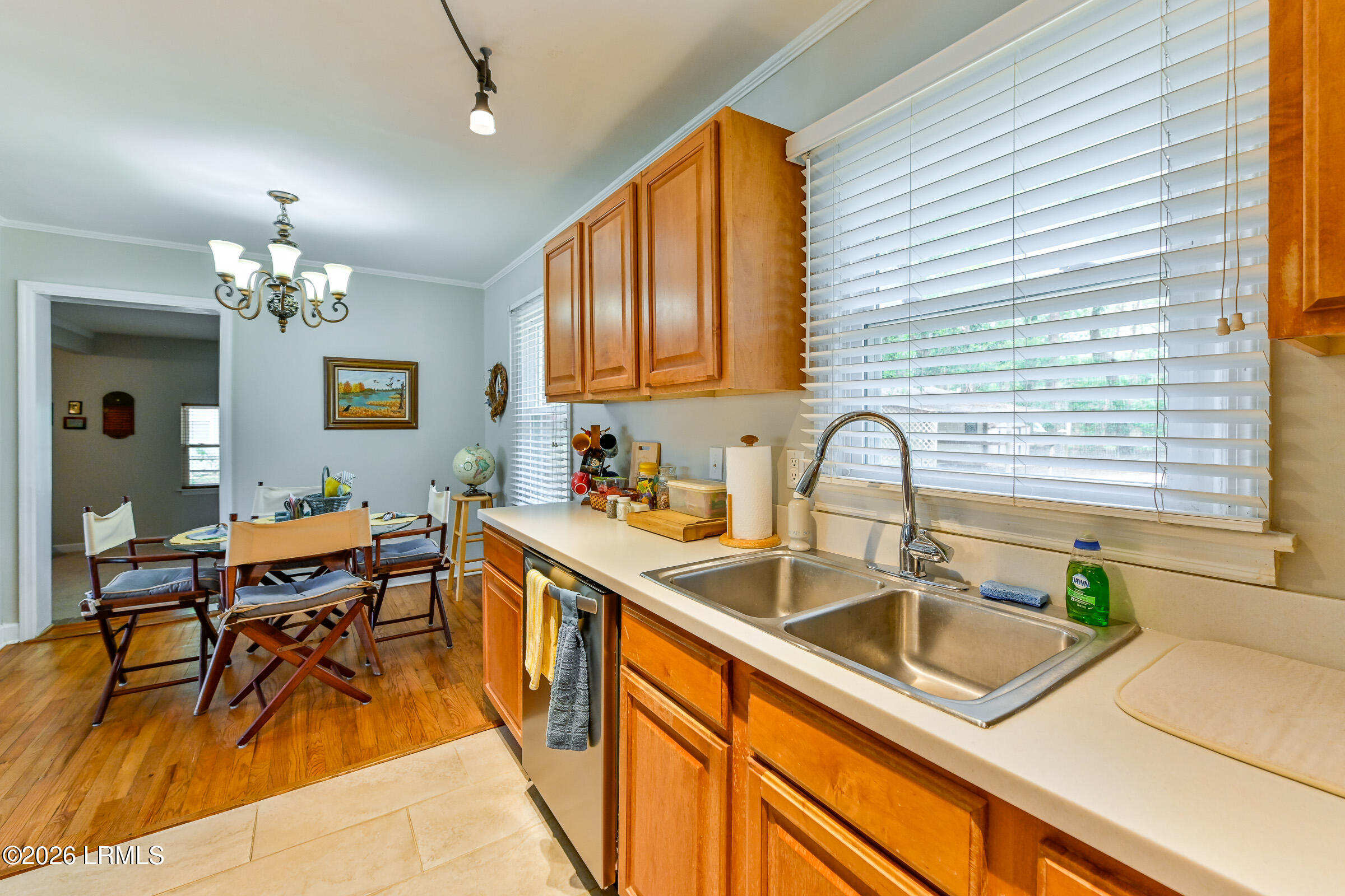307 Burroughs Avenue Beaufort, SC 29902 - Photo 16 of 32 Kitchen island