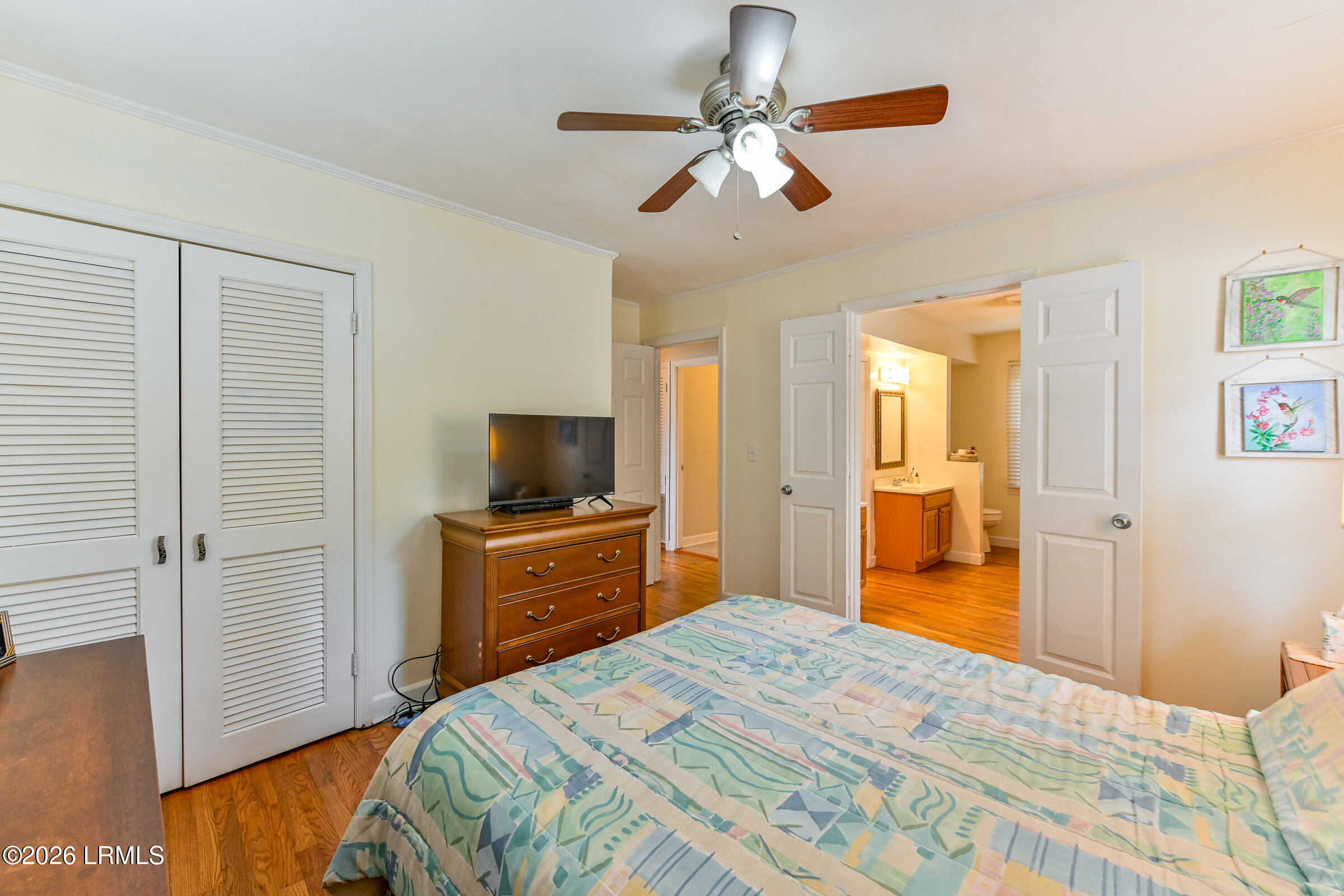 307 Burroughs Avenue Beaufort, SC 29902 - Photo 26 of 32 Master bedroom from side