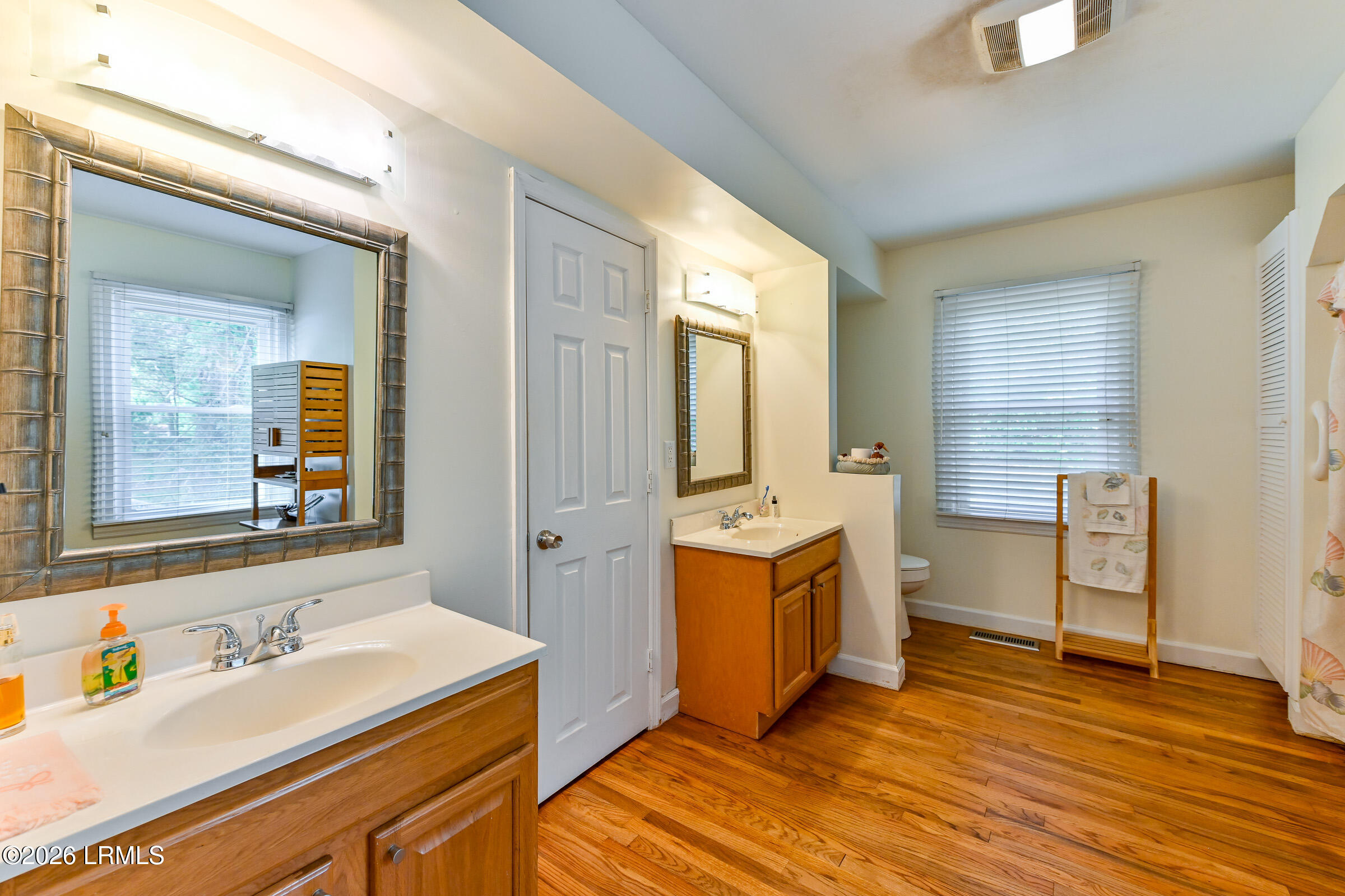 307 Burroughs Avenue Beaufort, SC 29902 - Photo 27 of 32 Master bathroom
