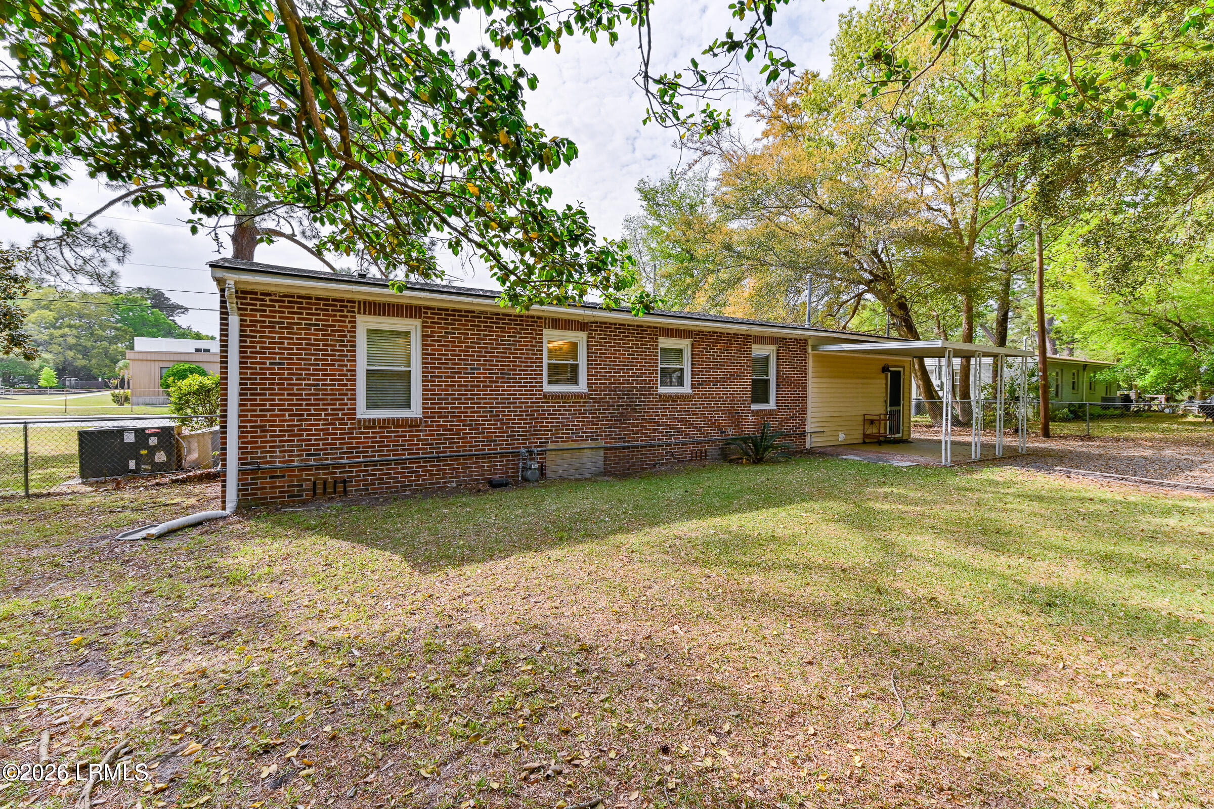 307 Burroughs Avenue Beaufort, SC 29902 - Photo 31 of 32 Back from side