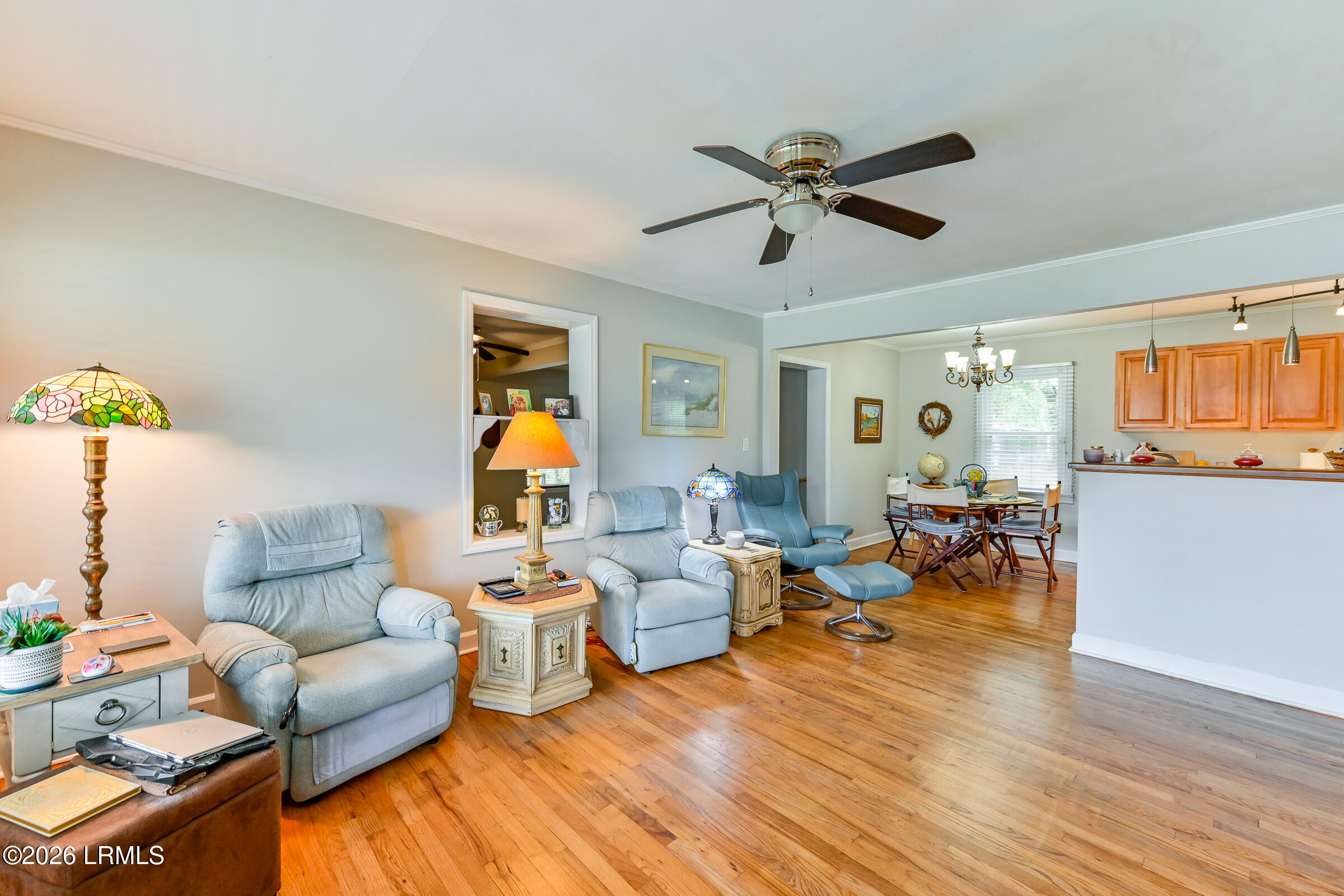 307 Burroughs Avenue Beaufort, SC 29902 - Photo 7 of 32 Living Room