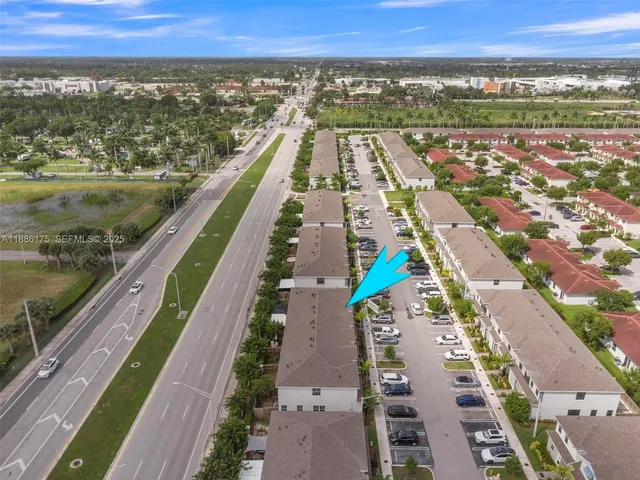 a view of building with yard