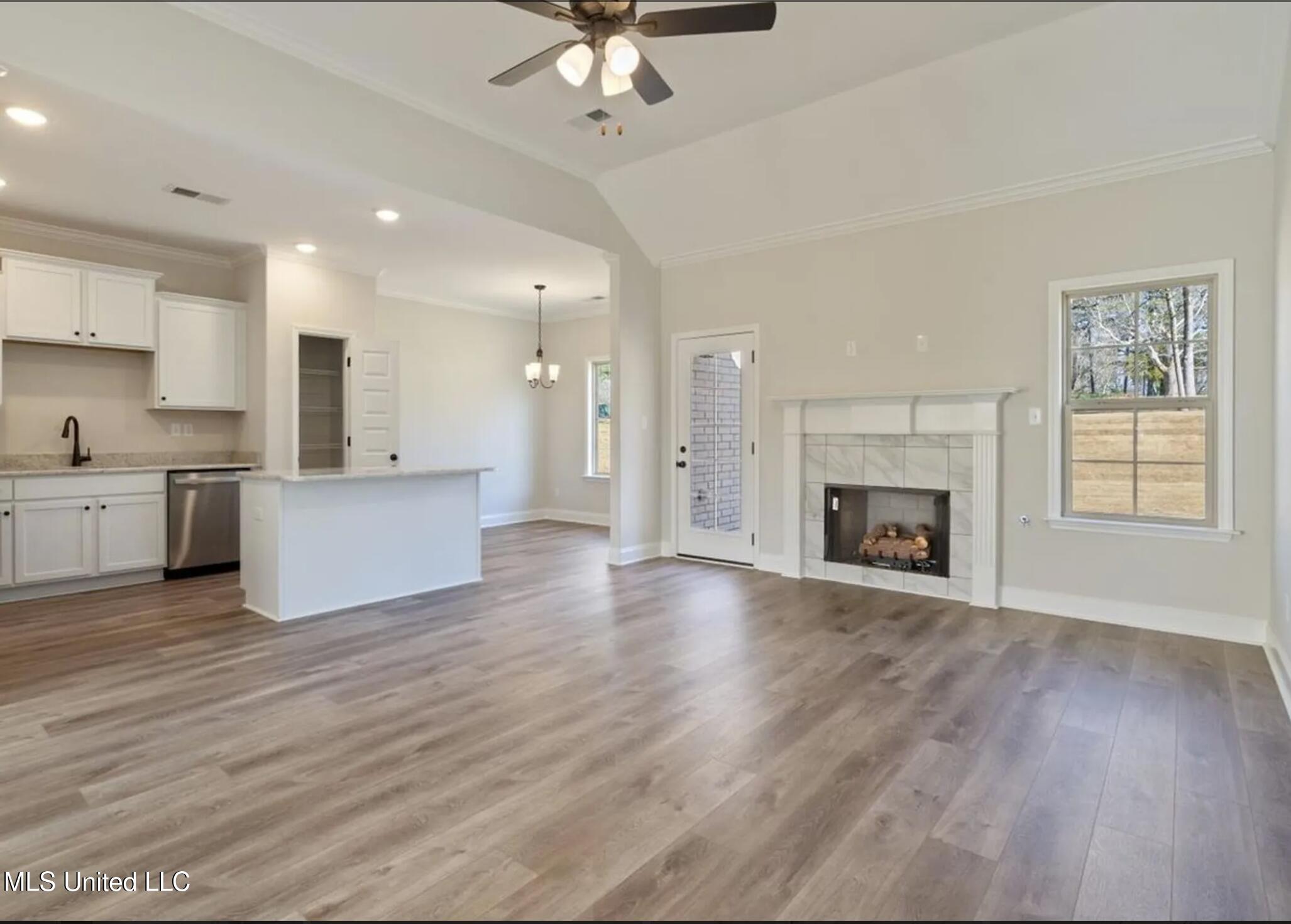 3752 Roland Drive Southaven, MS 38672 - Photo 6 of 22 4