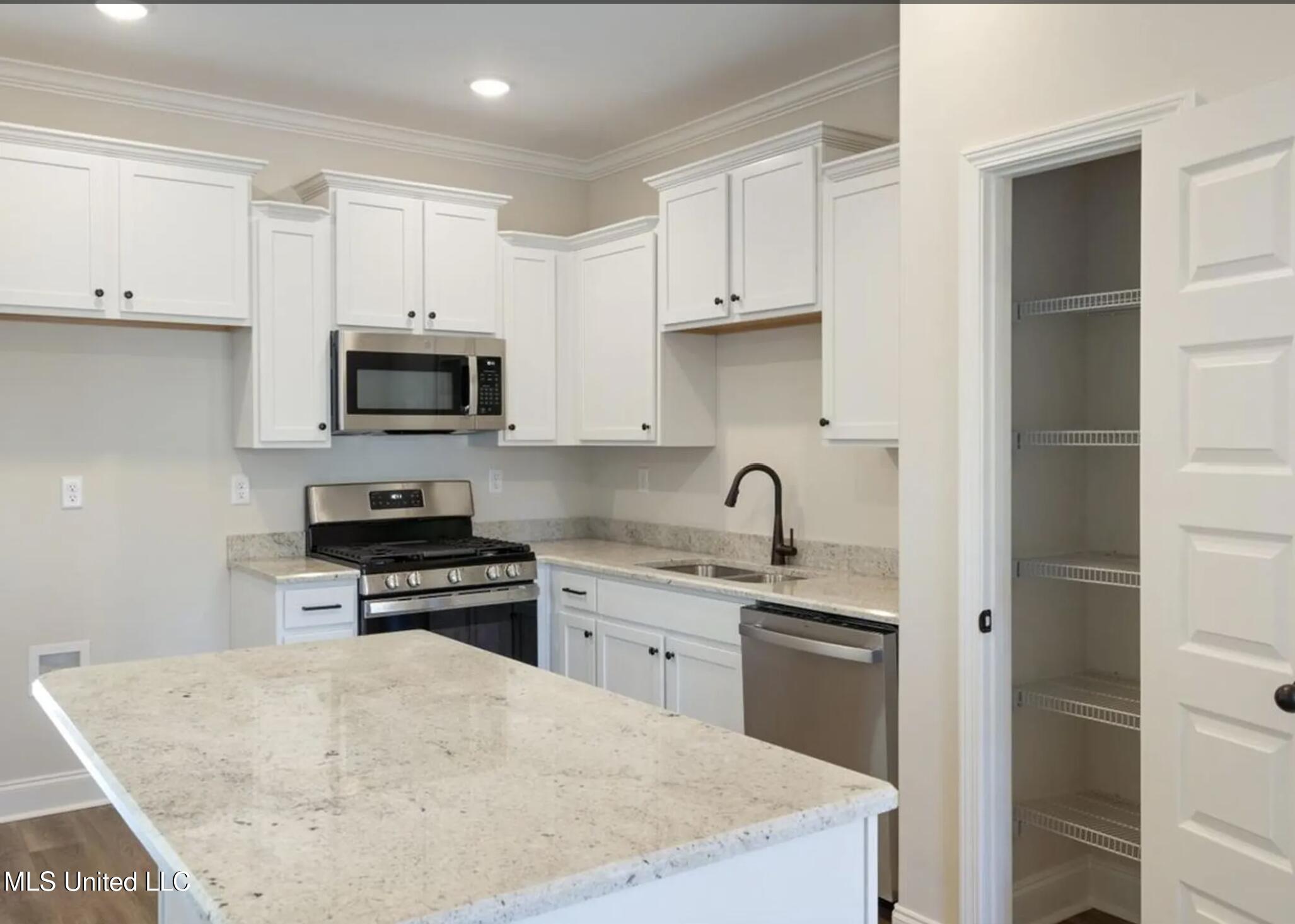 3752 Roland Drive Southaven, MS 38672 - Photo 8 of 22 6