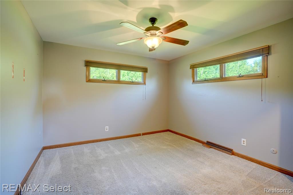 7414 North Road Fort Gratiot, MI 48059 - Photo 23 of 39