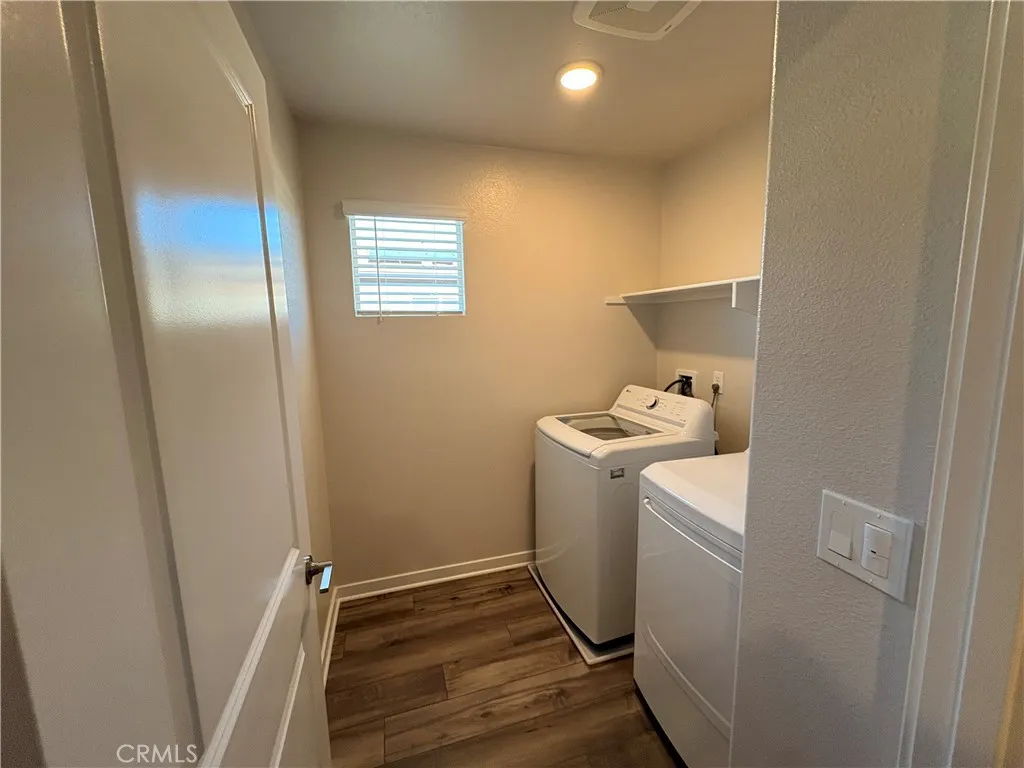 9511 Hannah Way Riverside, CA 92504 - Photo 25 of 28 Third level laundry room