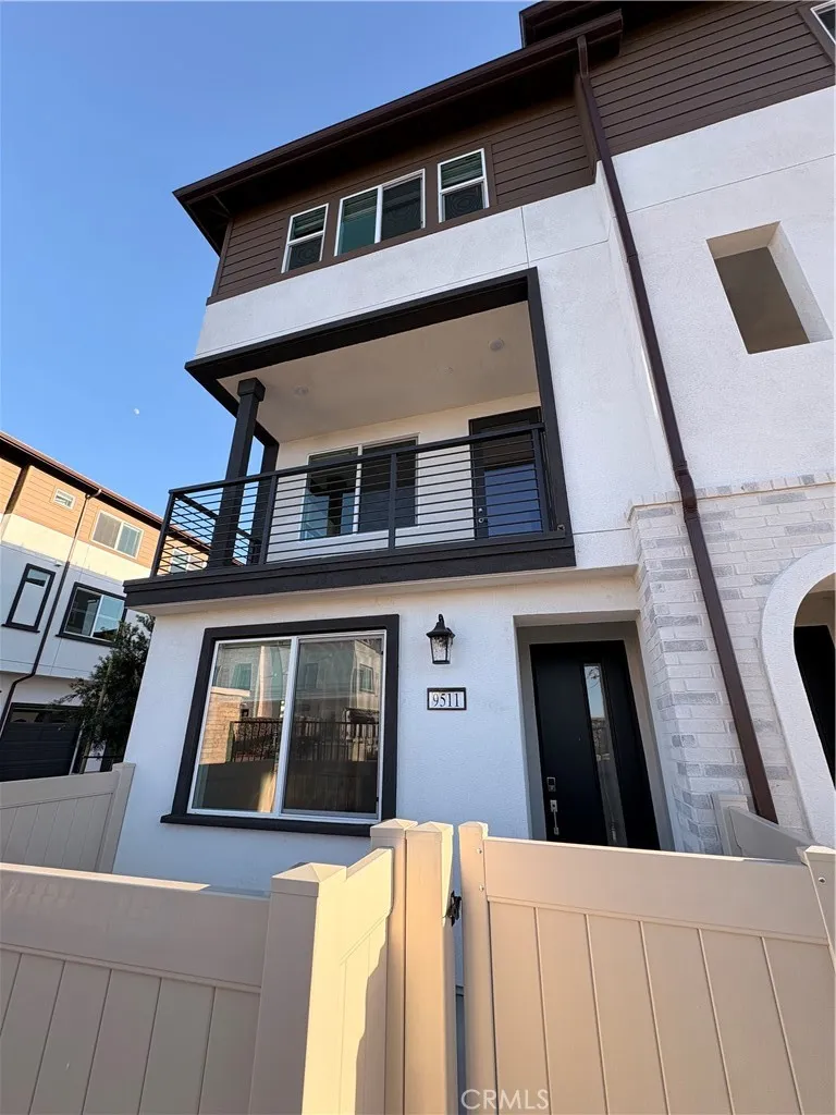 9511 Hannah Way Riverside, CA 92504 - Photo 5 of 28 Exterior of Condo