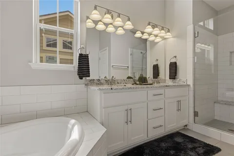 $725,000 | 2925 Zach Scott Street, Austin, TX 78723