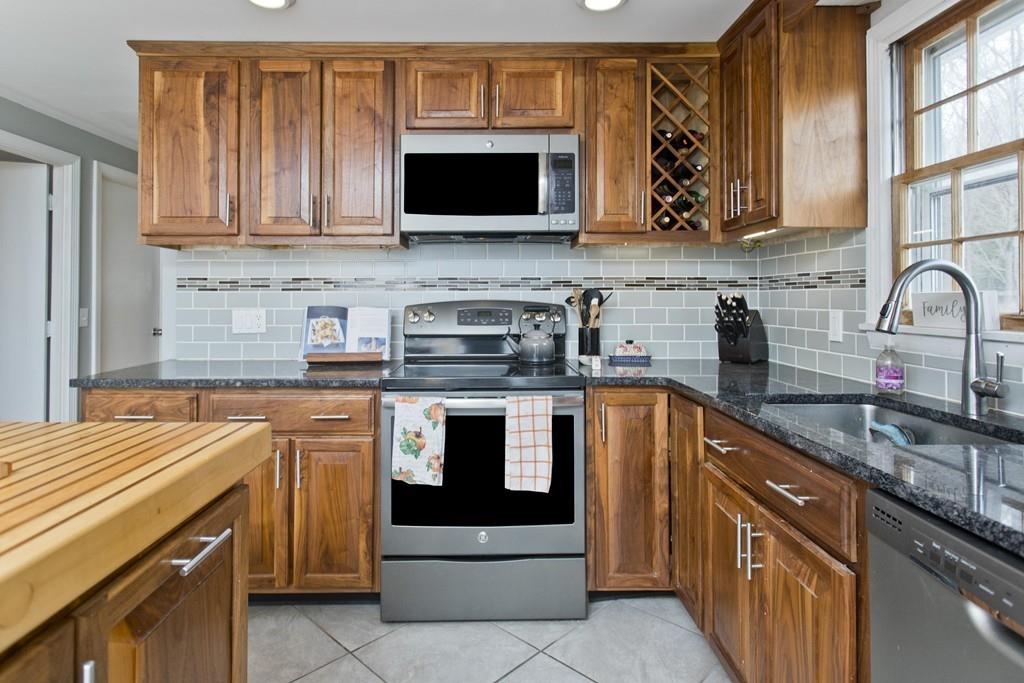 469 Montgomery Road Westfield, MA 01085 - Photo 13 of 26 Gallery Image 13