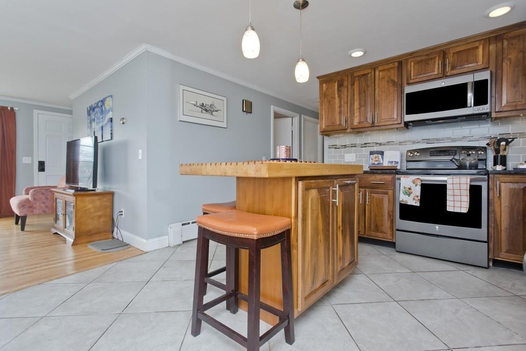 469 Montgomery Road Westfield, MA 01085 - Photo 8 of 26 Gallery Image 8