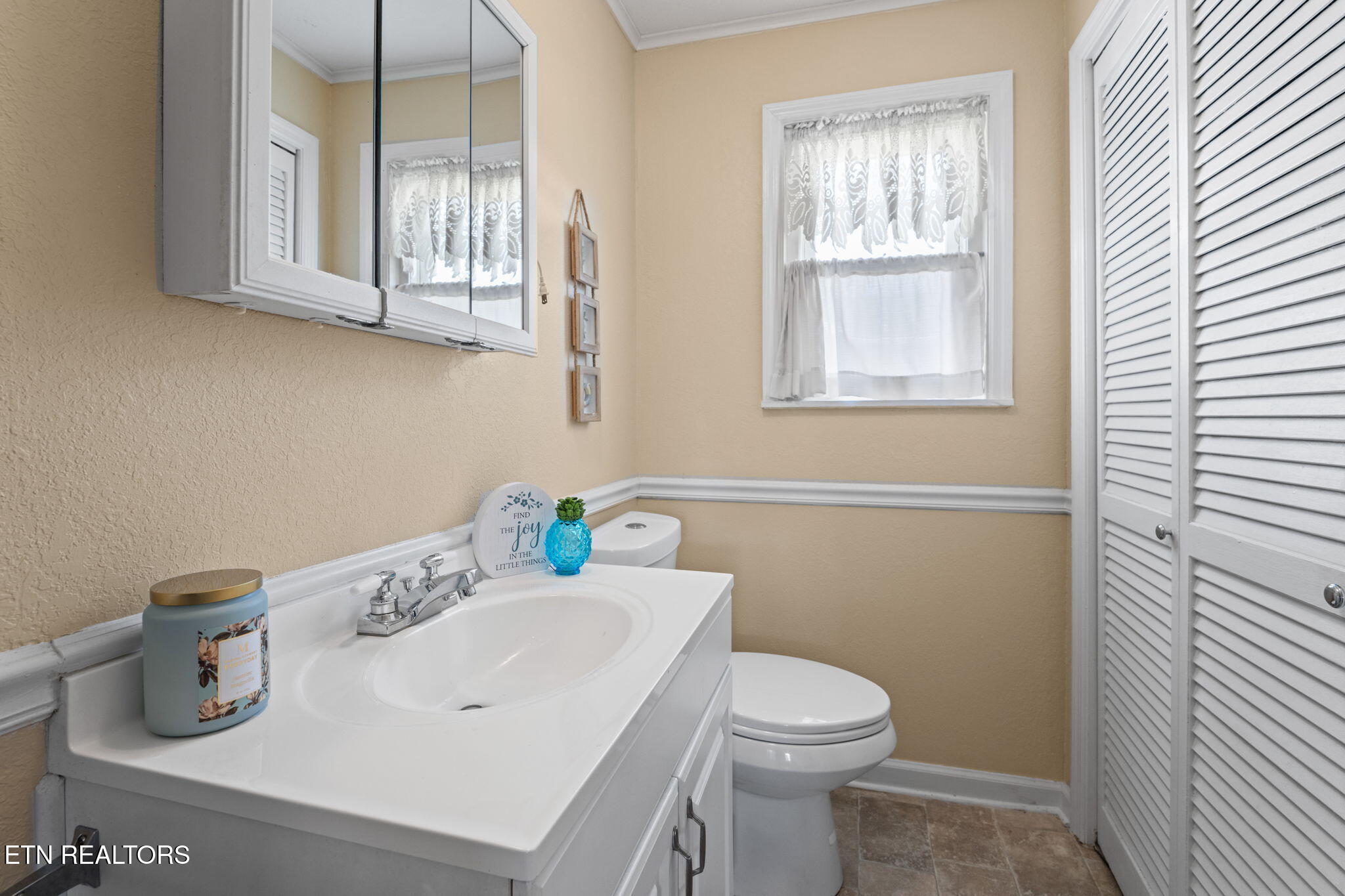 902 Fowler Street Clinton, TN 37716 - Photo 13 of 26 15-web-or-mls-902 Fowler-7663