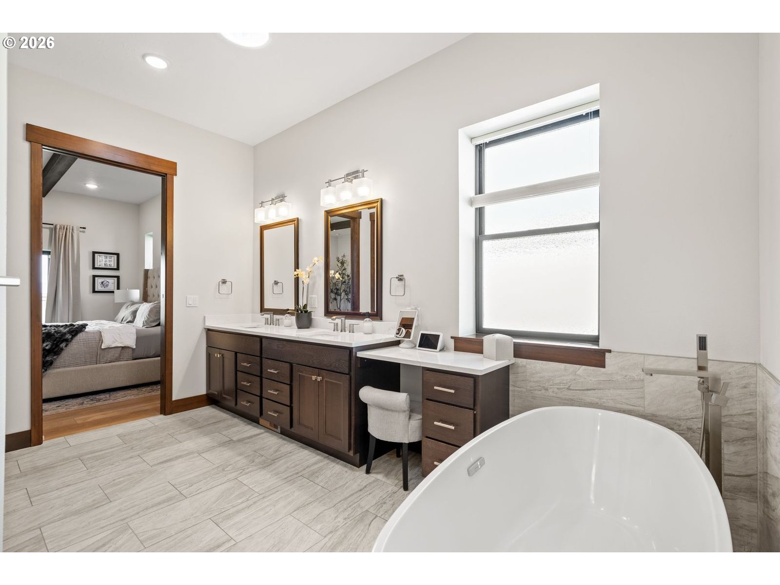 2106 Southwest Tahoe Avenue Pendleton, OR 97801 - Photo 29 of 48 a bathroom with a tub sink and mirror
