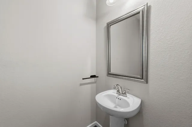 $2,500 | 16323 Apache Woods Way, Humble, TX 77346