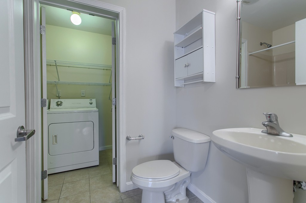 34 Burnham Road, Unit 401 Methuen, MA 01844 - Photo 14 of 30 Gallery Image 14