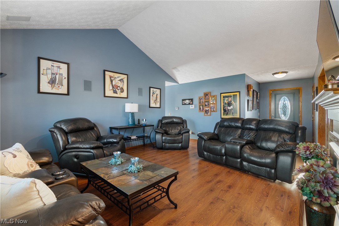 8366 Turquoise Avenue Northeast Canton, OH 44721 - Photo 5 of 26