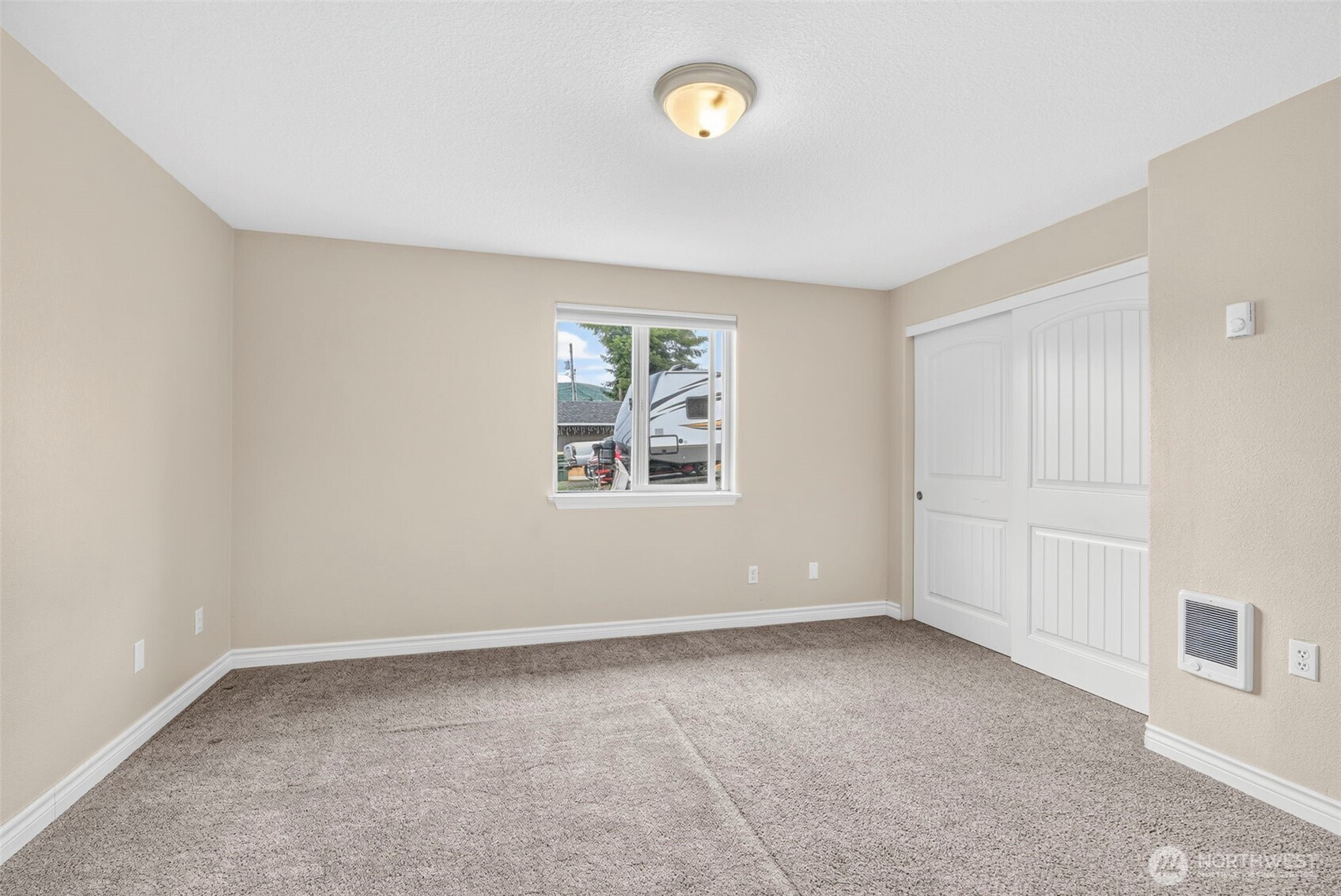 53 Michael Street Cathlamet, WA 98612 - Photo 11 of 17