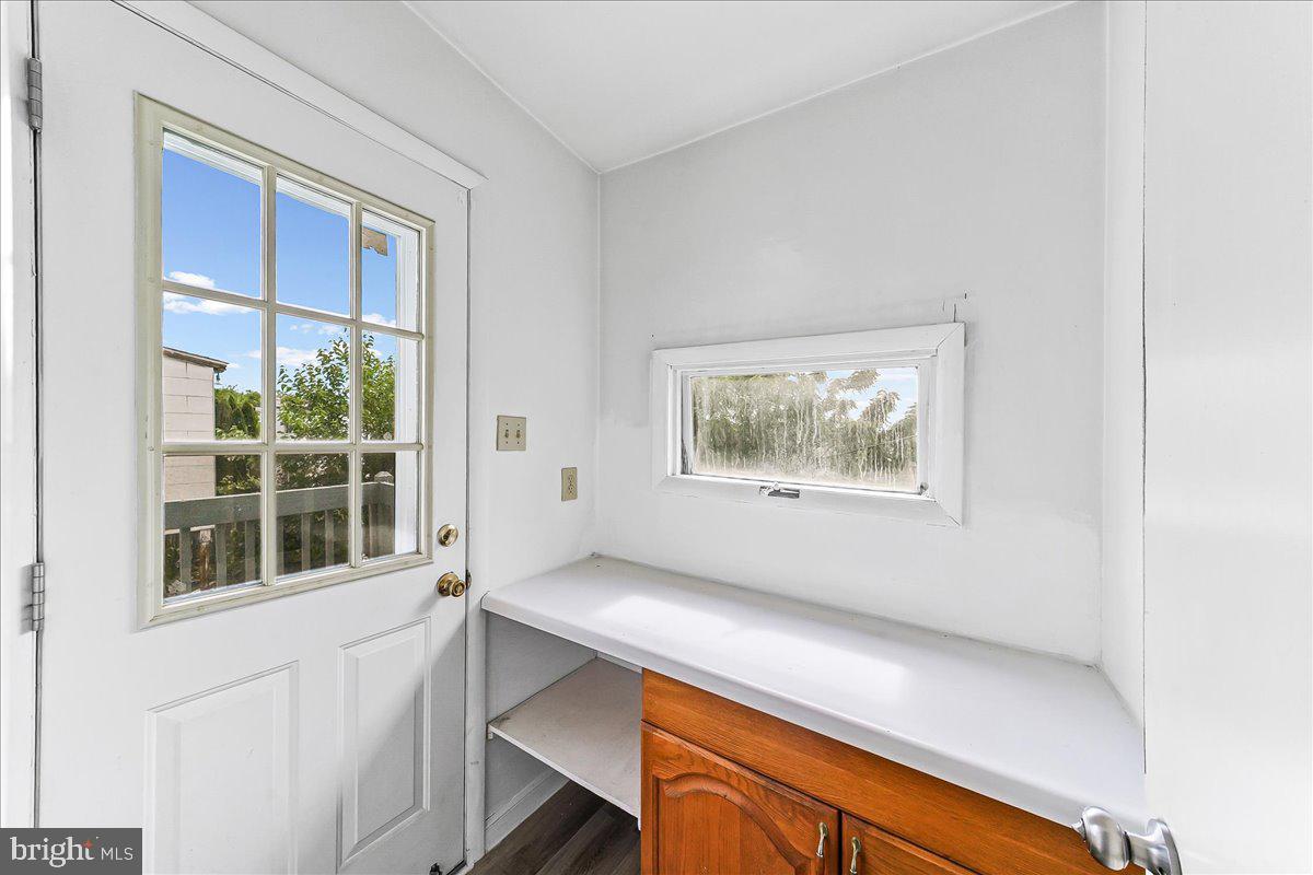 9 Ardsley Road Upper Darby, PA 19082 - Photo 4 of 20
