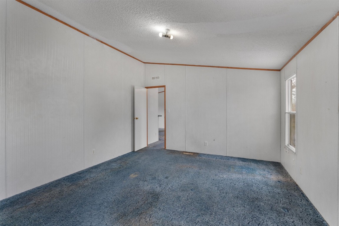 1100 County Road 474 Elgin, TX 78621 - Photo 22 of 40 a view of an empty room