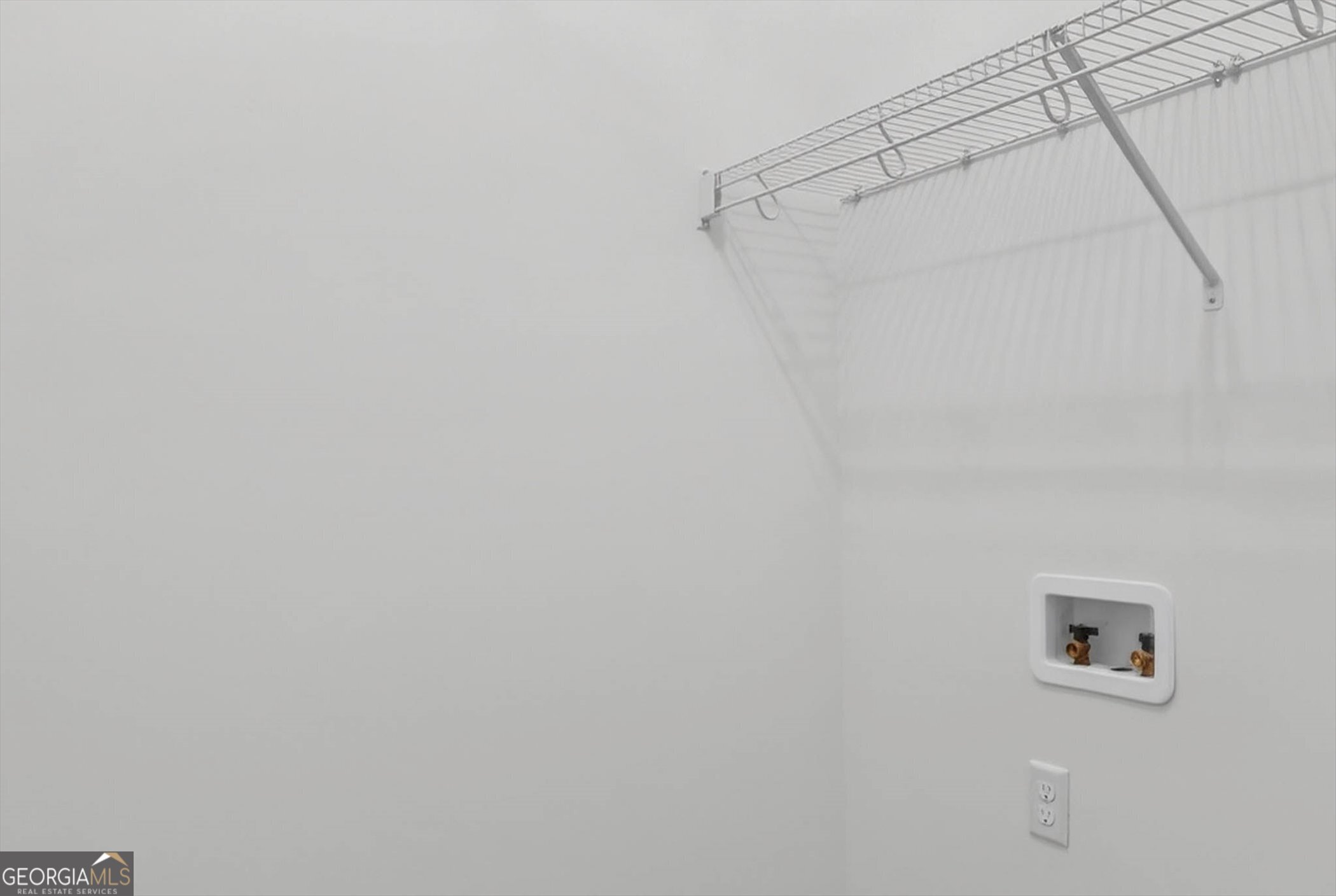 1072 Cottage Way Darien, GA 31305 - Photo 12 of 13 a view of a bathroom with a shower