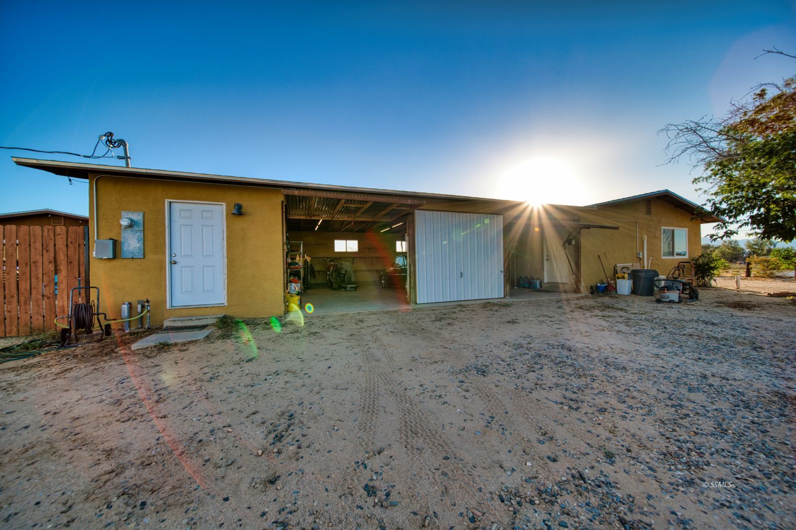 4047 Felspar Avenue Ridgecrest, CA 93555 - Photo 34 of 49 a view of a backyard
