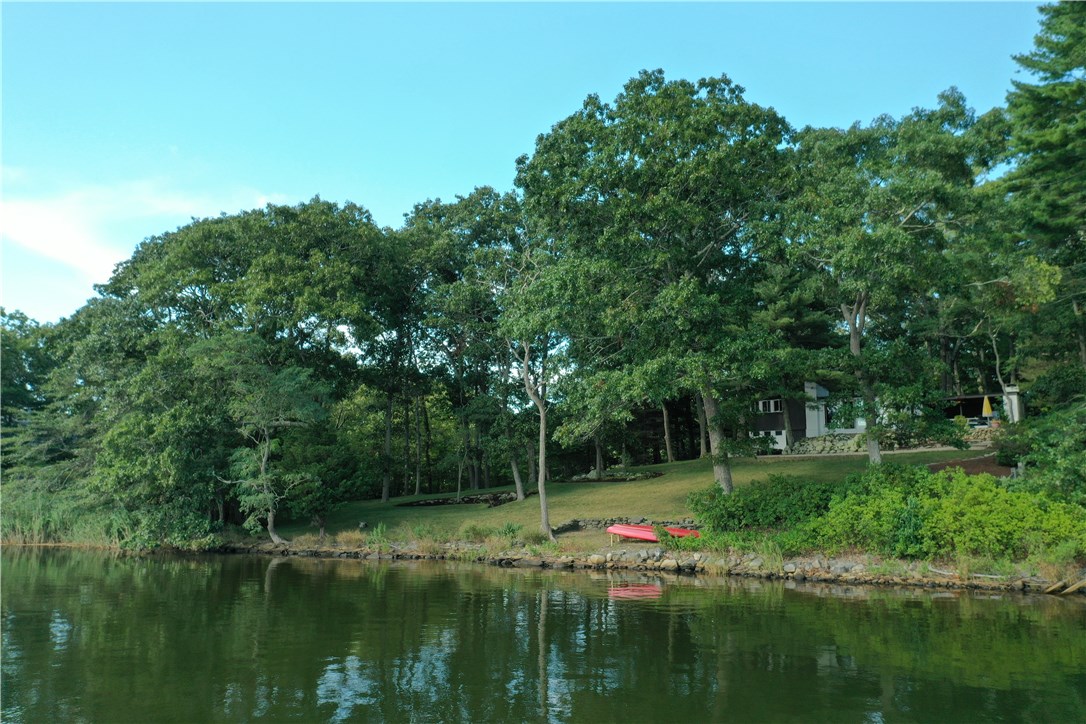 960 Gilbert Stuart Road North Kingstown, RI 02874 - Photo 3 of 37